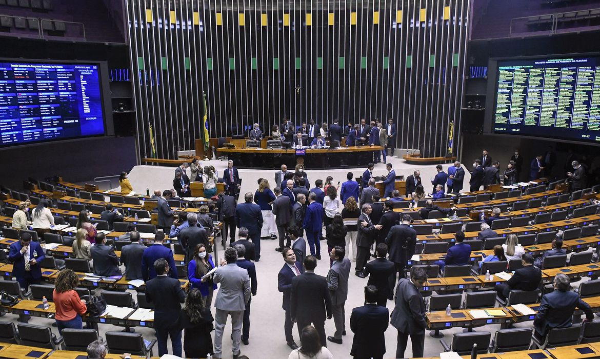PEC de Benefícios Sociais é aprovada na Câmara