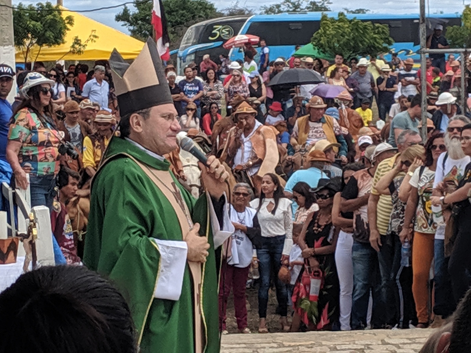 Polêmicas na Missa do Vaqueiro em Serrita | Por Lula Portela