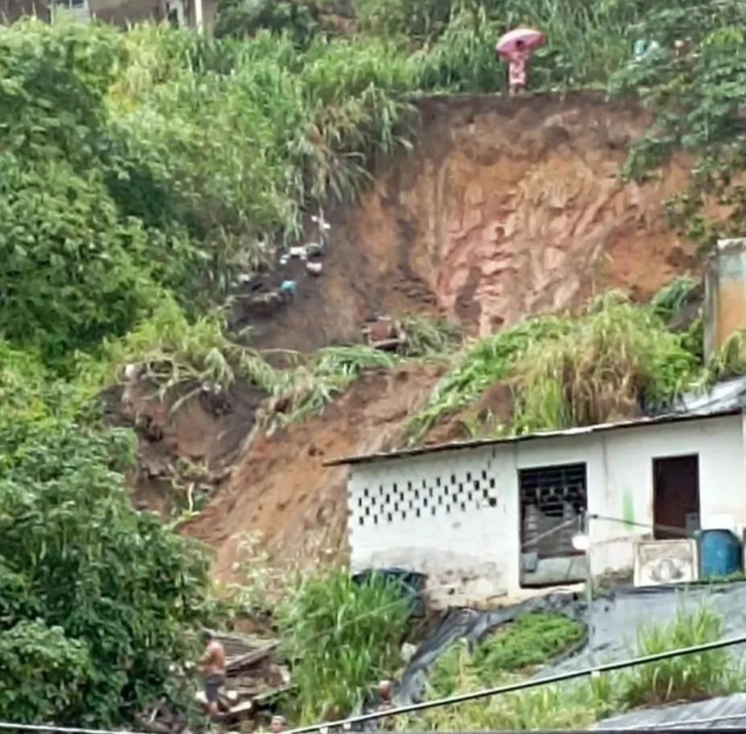 Fortes chuvas atingem Recife e RMR