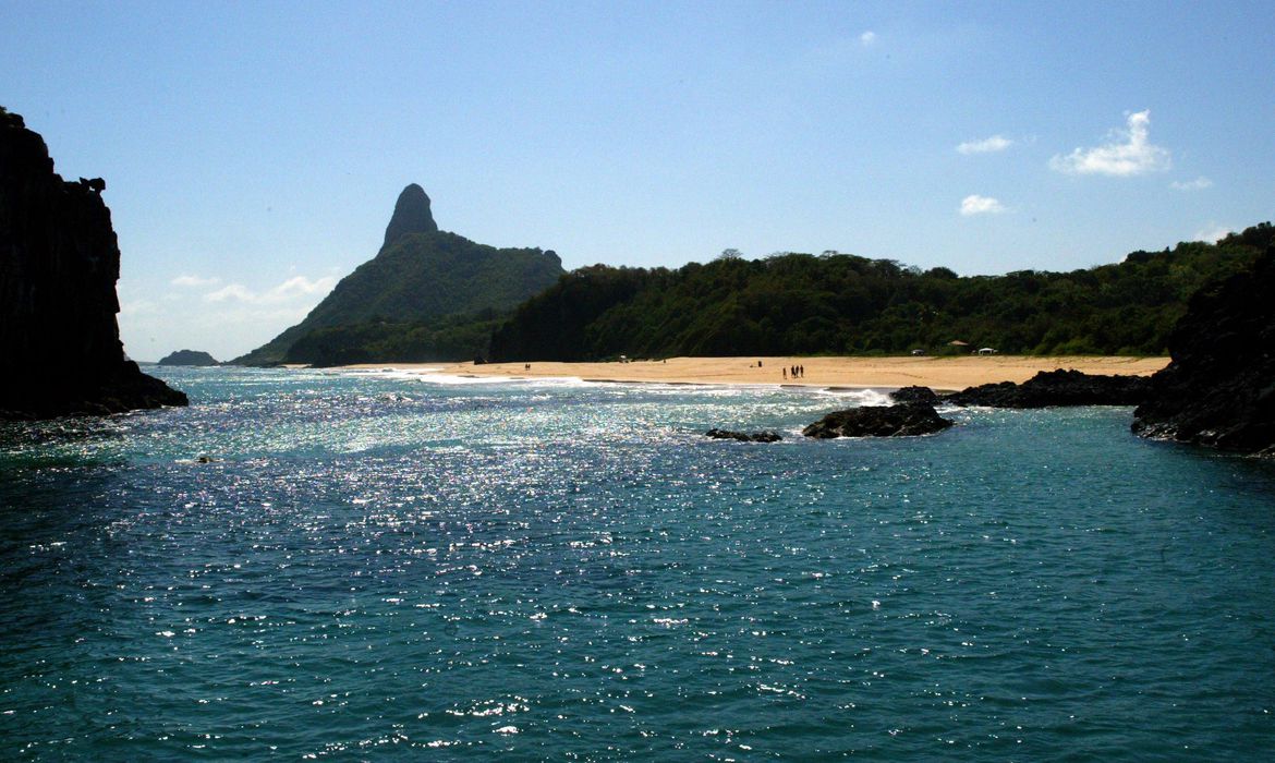 Lula assina acordo para compartilhar gestão de Fernando de Noronha com PE