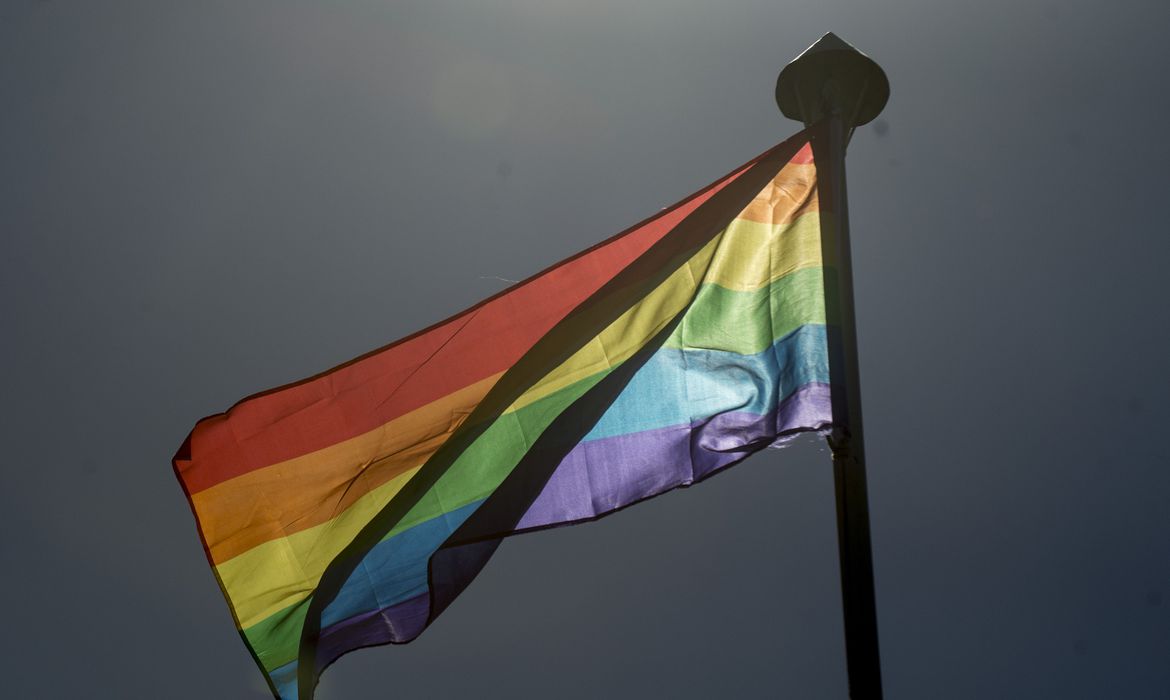 Governo anuncia iniciativas por direitos de população LGBTQIA+